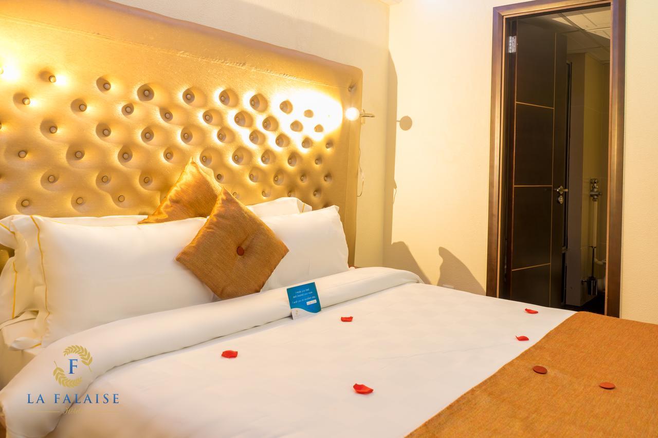 Hotel Residence La Falaise دوالا المظهر الخارجي الصورة